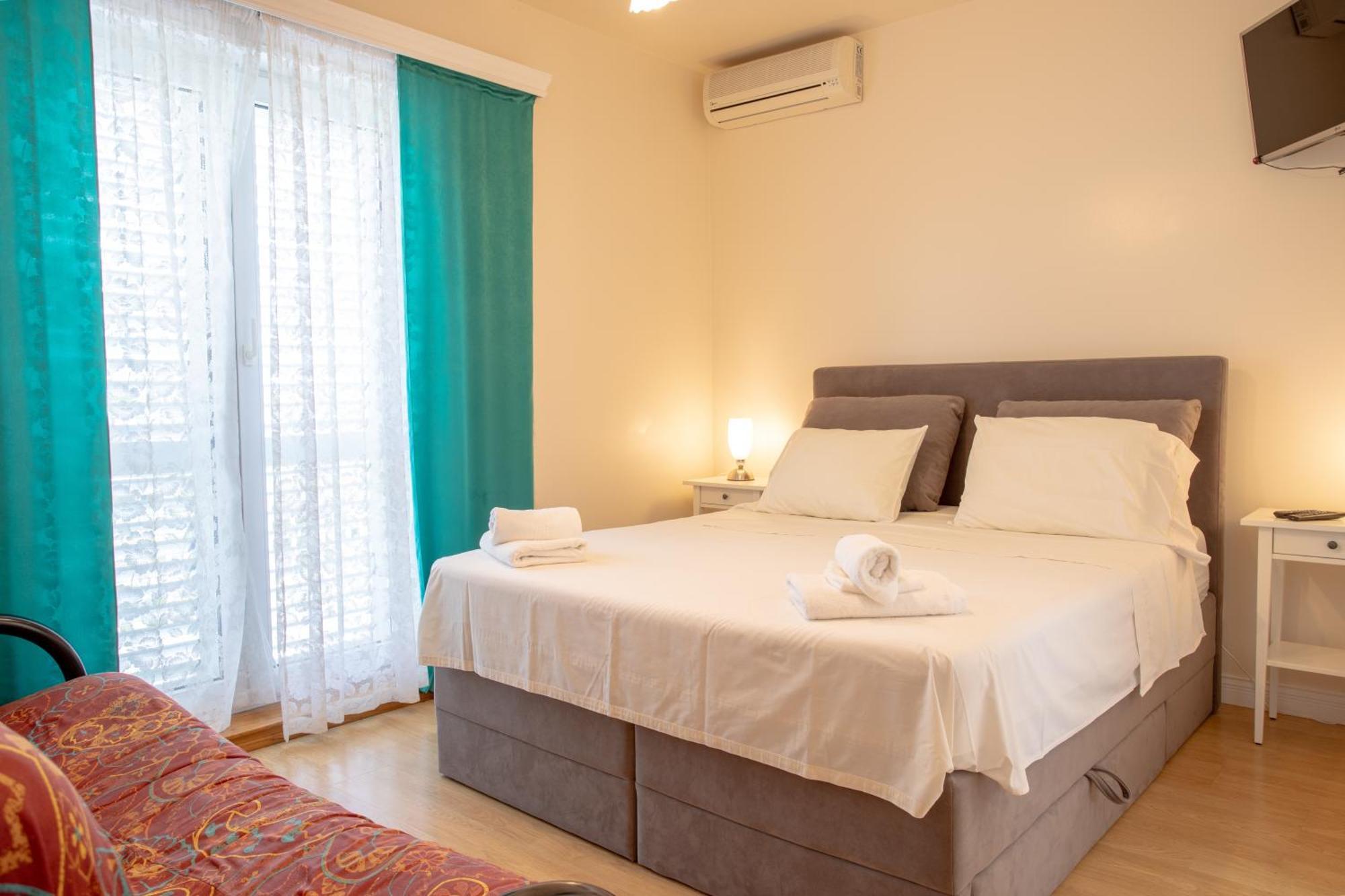 Apartments Mijajov Dvor Sumartin Exterior foto