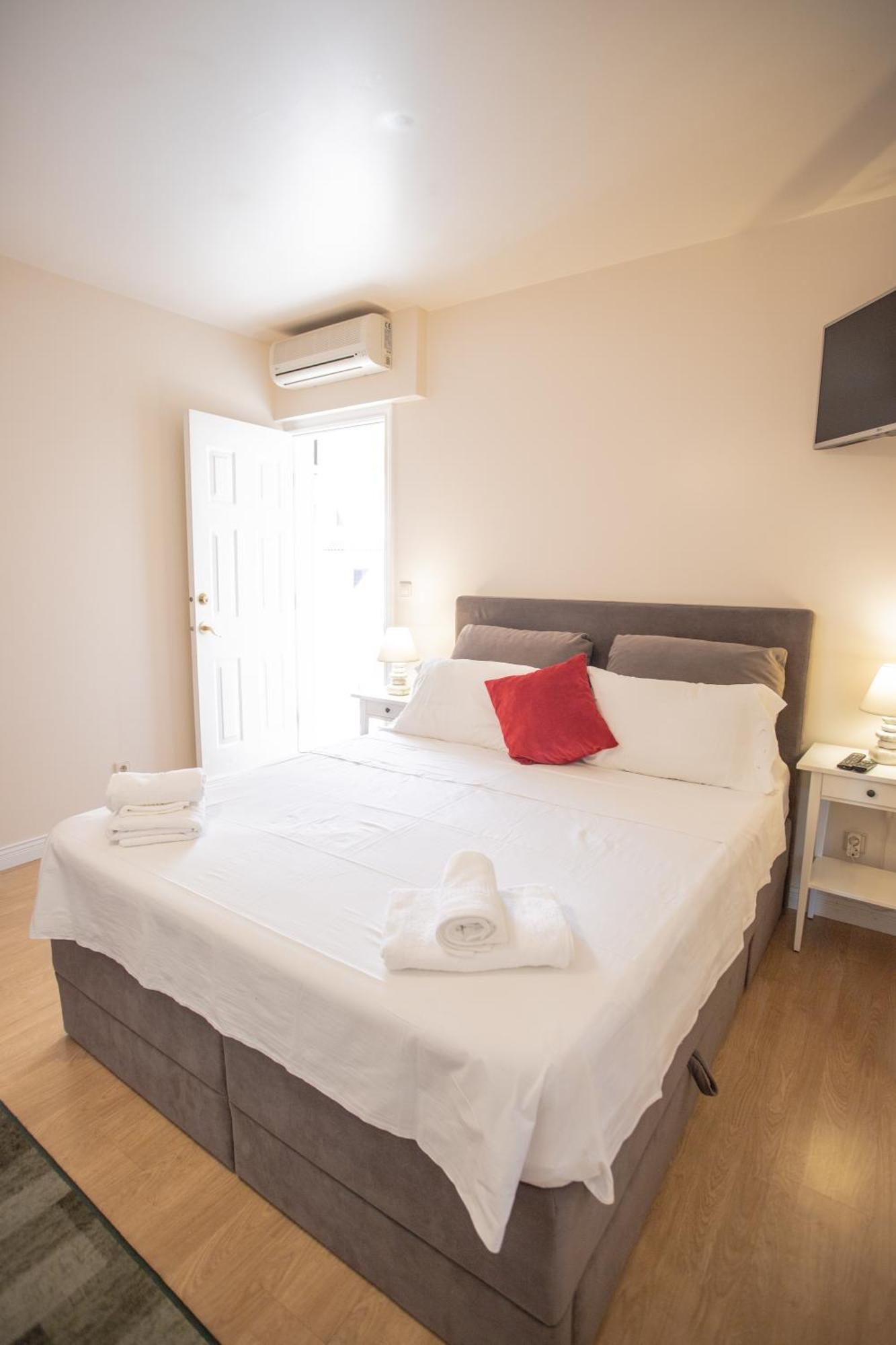 Apartments Mijajov Dvor Sumartin Exterior foto