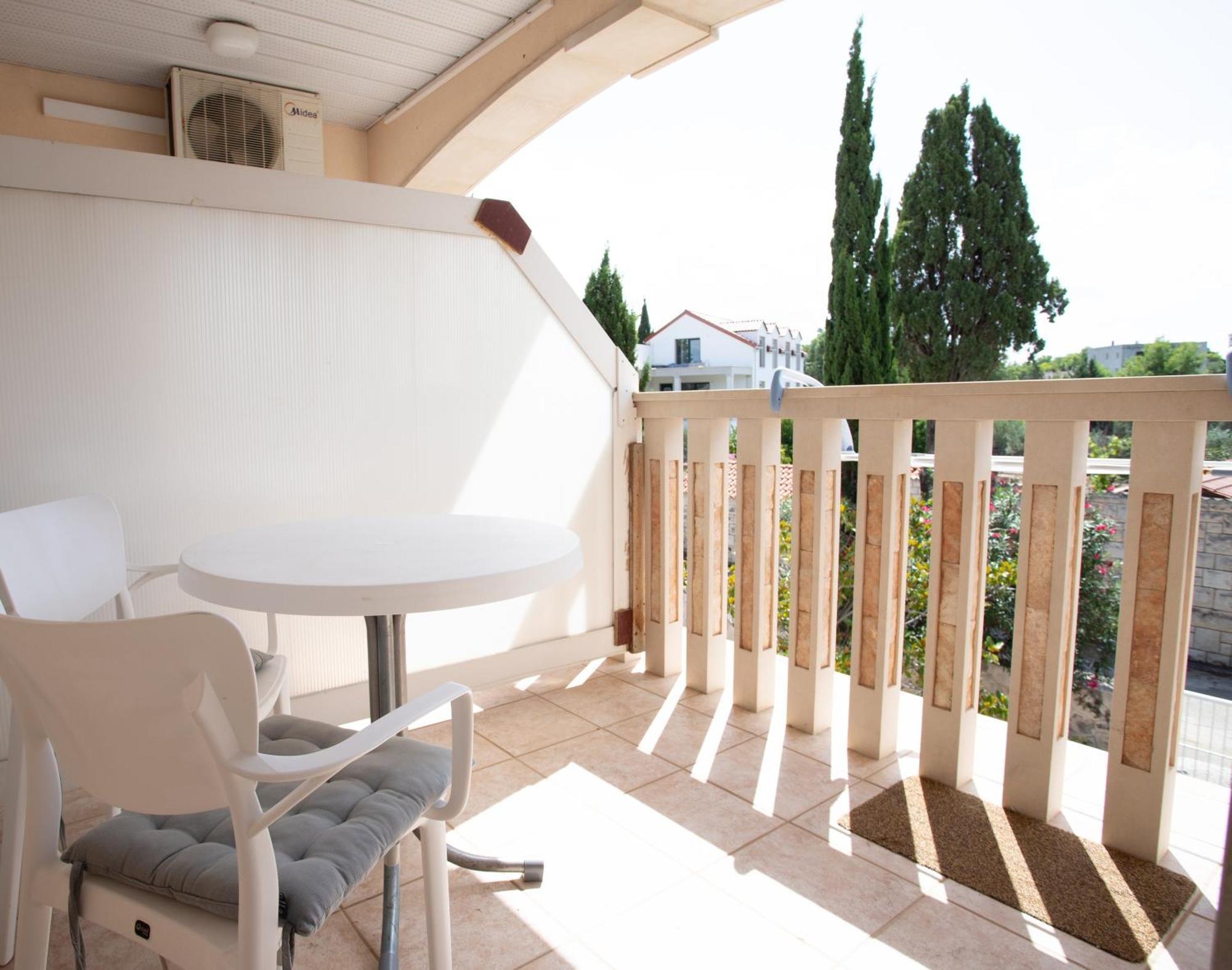 Apartments Mijajov Dvor Sumartin Exterior foto